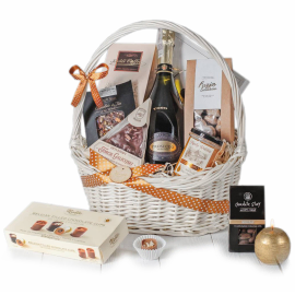 Sweet Celebration Wine and Snack Set
