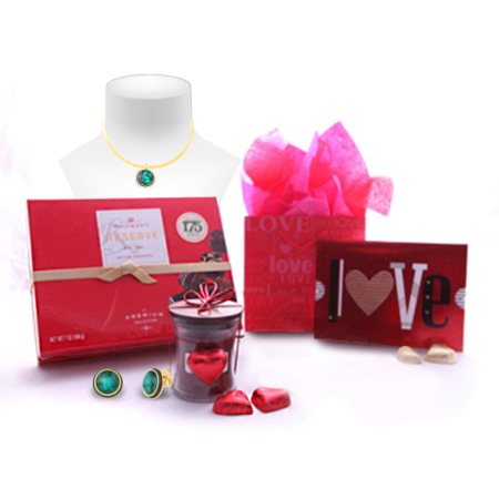Coffret cadeau romantique avec collier émeraude
