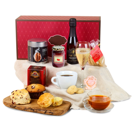 Petit-déjeuner complet au lit