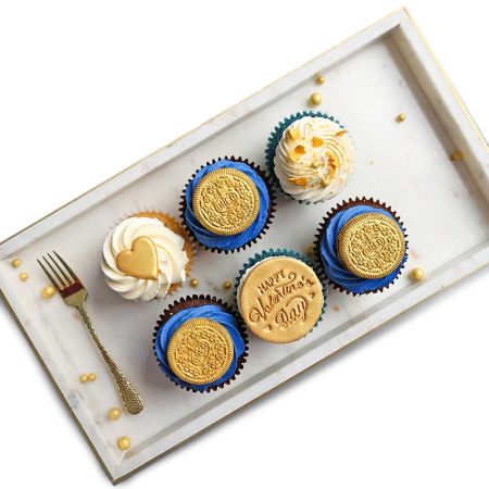 Saupoudrer de cœurs et de petits gâteaux aux biscuits